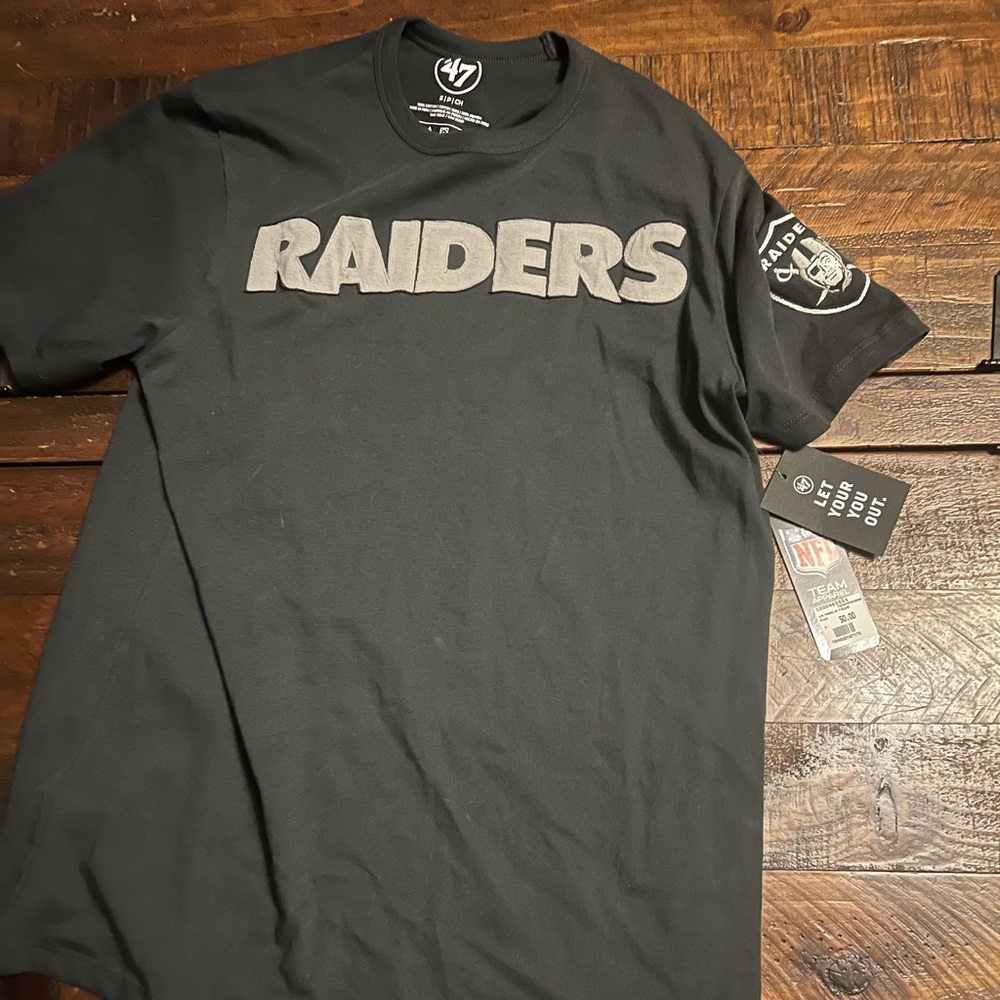 Raiders tee